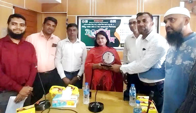 নাঙ্গলকোটে আইসিটি ফর এডুকেশন অ্যাম্বাসেডর কৃতি শিক্ষকদের সংবর্ধনা